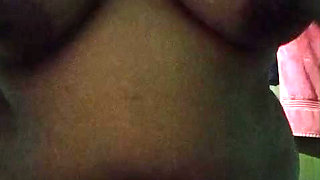 sri lankan girl friend show her boobs to her bboyfriend