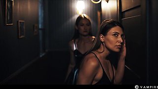 Matchless Octavia Red and Talia Mint - cosplay video - Vampired