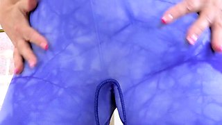 Fitness milf Lucy Gresty plays with anal toy