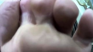 SIZE FETISH ZONE – Velvets Caged Foot Slave