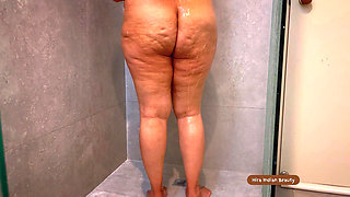 Steamy Desi Shower Seduction: Naked Hira Scrubbing Her Hot MILF Body