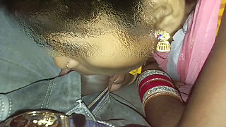 Sister-in-law sucked brother-in-law's cock on the train and took out water from brother-in-law's penis for the first time in a moving train.