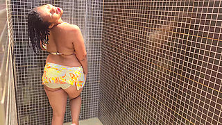 Squirting in Her Swimming Pool Full Video 4K Quality