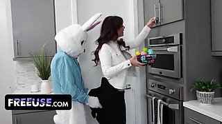 Rion Kings Big Cock Pounds Busty MILF Syren De Mer  Chloe Rose