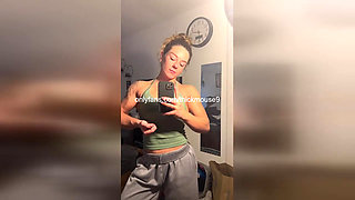 I accidentally showed too much on tiktok (pussy leak)
