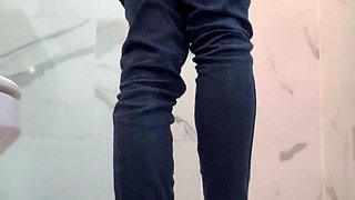 Amateur Teen with Huge Dildo Masturbating on Webcam