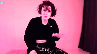 Brunette Couch Webcam Solo Fun Masturbating