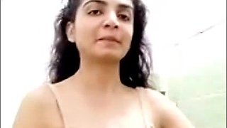 Sexy indian housewife stripping nude on webcam taking bath