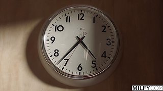 Buxom cougar Savanah Storm won’t stop thinking about big dick