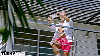 Watch lusty Stella Flex's action