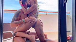 Big boobs, pussy licking, sentando