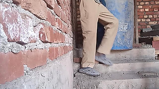 Aaj morning time mein land khada ho gaya building mein desi aunty ki sexy chudai