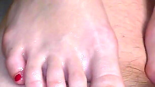 Hot Nikky Makes Oiling Footjob and Handjob to Me with Cum on Her Toes POV Style Video