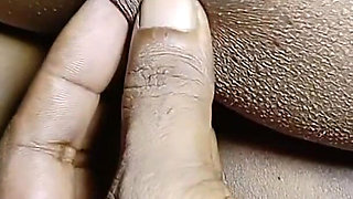 Desi Girl Natural Tits or Pyssy