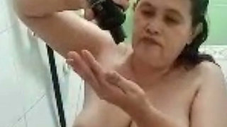 She always having fun for video sex call .