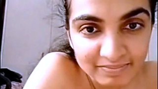 Sexy horny desi indian housewife nude strip on webcam mms