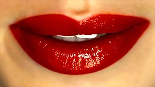 Sexy Sarah Jessie gets her pussy worked out at the gym