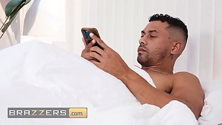 Brazzers - andie anderson’s big-tit cougar allurement: stealing her daughter’s bf