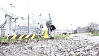 Crazy outdoor pissing session with a flexible girlfriend Mini Mitzi X