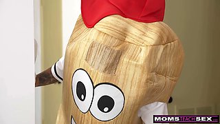 Step-mother gets a grand slam - s18:e5