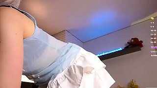 Hot amateur webcam teen masturbates for their fans