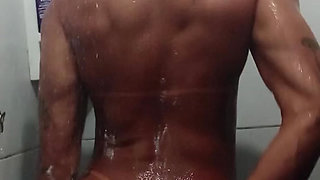 Think you can handle this muscle slut?