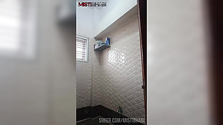 South anty bathroom chudai with old man