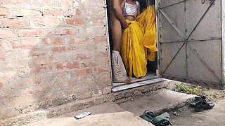 Indian Housewife Outdoor Fucking with Neighbour Brother in Law