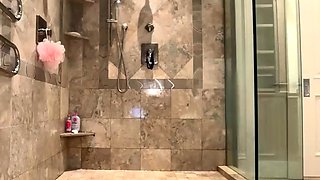 Sexy naked blonde Kiara Lord solo masturbation