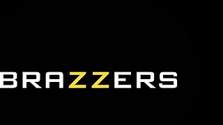 Maid To Massage Alyssia Kent, Alice Hernandez / Brazzers