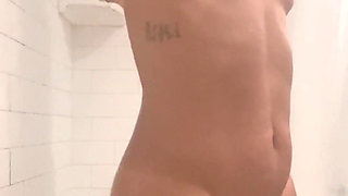A Little Dance in the Shower!!