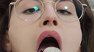Shanaxnow Masturbating with Her Wristwatch Strap Stuffing