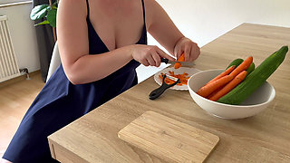 Food Porn: Peel a Carrot, Masturbate with It & Eat It