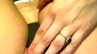 Amateur Webcam Cute Teen Plays Solo with Big Dildo