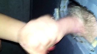 Svenska Hustruns Glory Hole Handjob