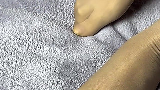 Secretary in Nylon Pantyhose Loves Her Long Legs