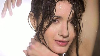 Totally sultry teen drops of her bikini