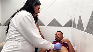Fake doctor seduces me in the middle of pregnancy and we end up fucking