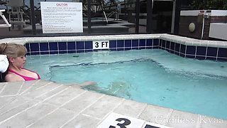 Bikini Goddess Ignore