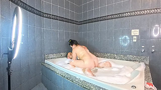 Cuckold Masturbates While Watching His Wife Get Fucked by a Big Cock in the Bathtub