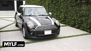 Hot cougar barbie senses is tempted by messy coach during personal training session - mylf