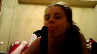 Russian Viktoria Squirts on Webcam with Toy