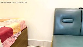 Indian Wife Cheats on Husband with His Friend - Desi Aunty Fucked in Oyo Hotel Missionary & Doggy