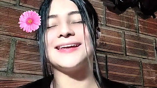 Colombian woman masturbates with her best friend