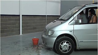 Savannah Gold And Francesca Have A Threesome In A Car And Cum Swap