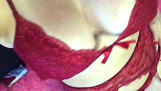Big boob brunette masturbates on webcam
