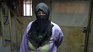 Horny Arab Wife Cumslut Susan Gets Rough Lesbian Anal