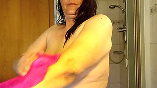 Armpit secrets after the bath... are you curious?