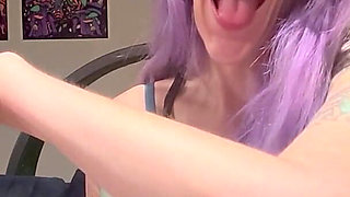 67 Giantess Long Finger Bite