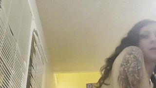 Emo gf sees how long she can twerk her